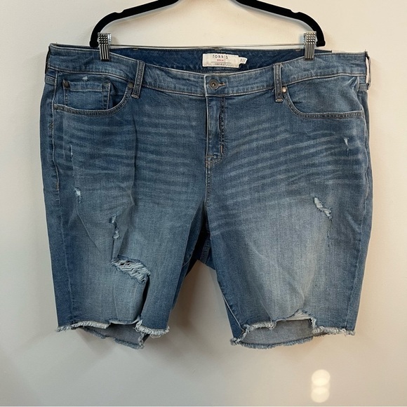 *NEW* Torrid Denim Bermuda Vintage Stretch Mid Rise Shorts - Picture 6 of 14